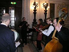 Folkmusikgruppen Bo-laget spelade hälsingelåtar signerade Bo Karlsson.