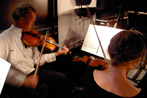 Violasterna Håkan Olsson och Karin Ahnlund.
